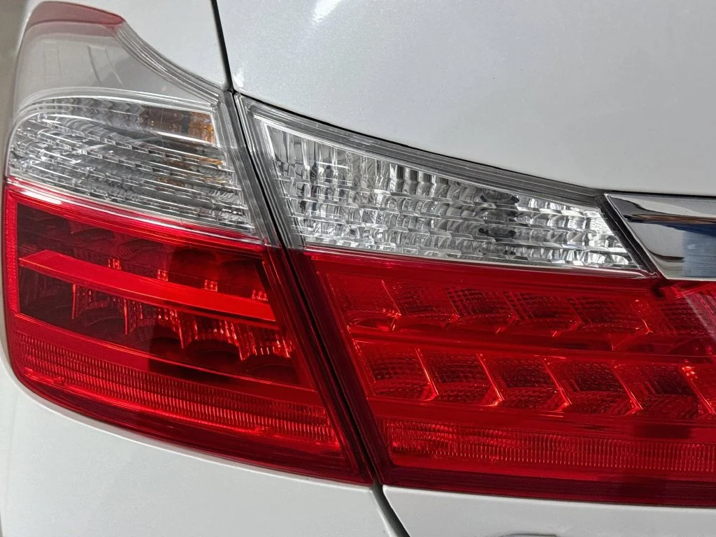Used 2015 White Honda EX-L image 33