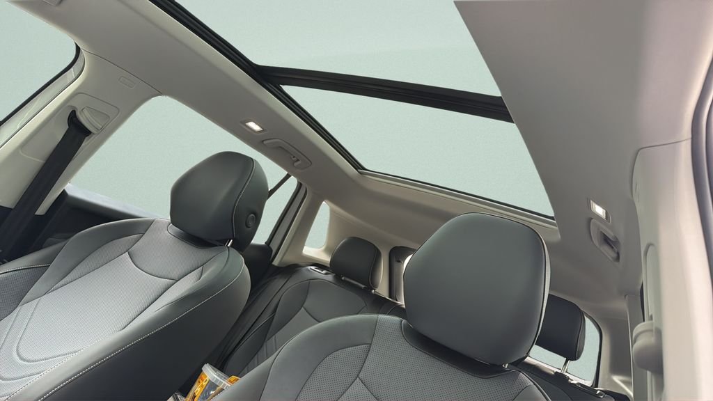 New 2026 Pure White Volkswagen 2.0T SE image 18