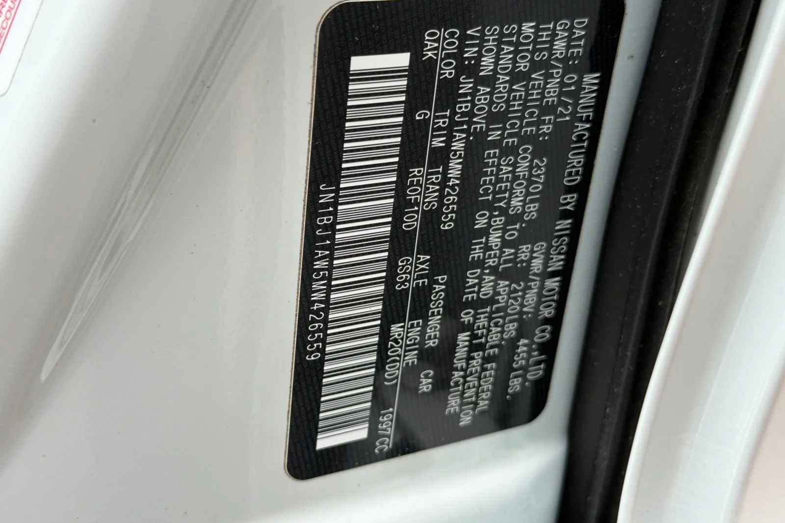 Used 2021 Glacier White Nissan S image 26