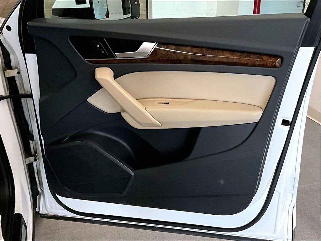 Used 2018 Ibis White Audi 2.0T Premium Plus image 12