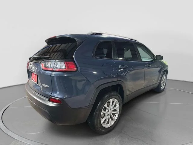 Used 2021 Blue Jeep Latitude image 4