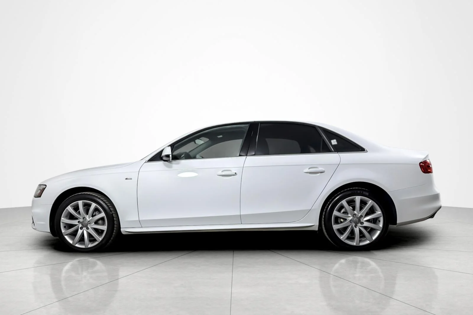 Used 2014 Ibis White Audi 4dr Sdn CVT FrontTrak 2.0T Premium image 2
