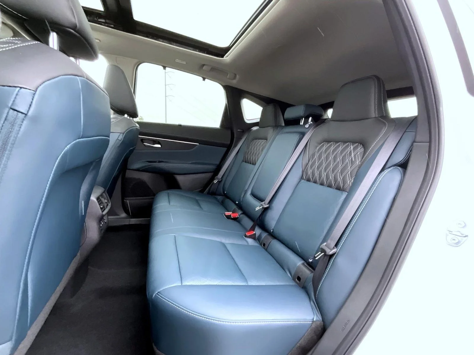 New 2026 White Nissan Platinum image 11