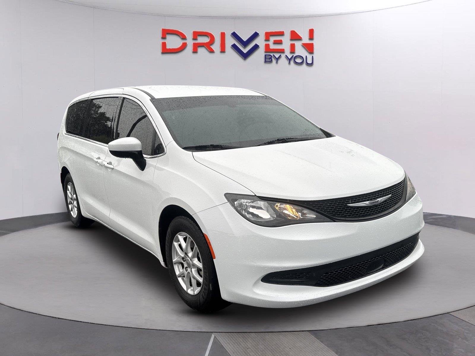 Used 2022 Bright White Clearcoat Chrysler LX image 2