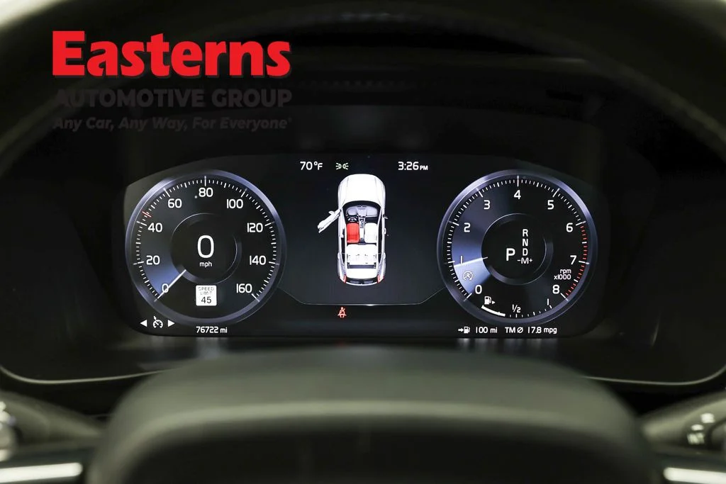 Used 2020 Blue Volvo R-Design image 17