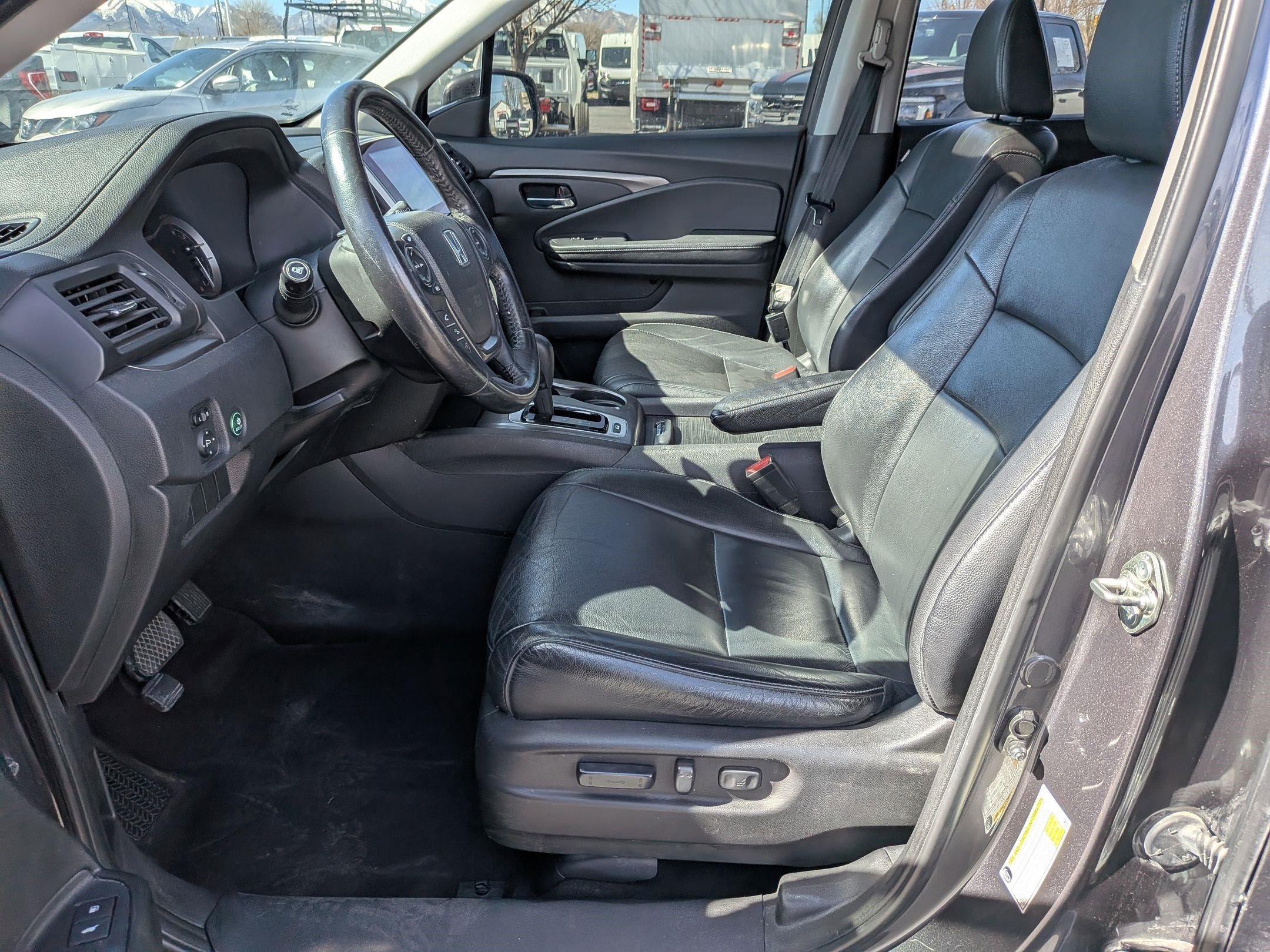 Used 2018 Gray Honda EX-L image 23