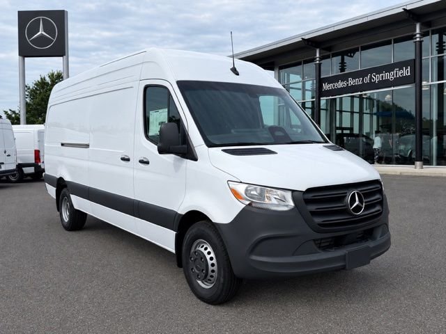 2026 Mercedes-Benz Sprinter 3500 Cargo 170 WB