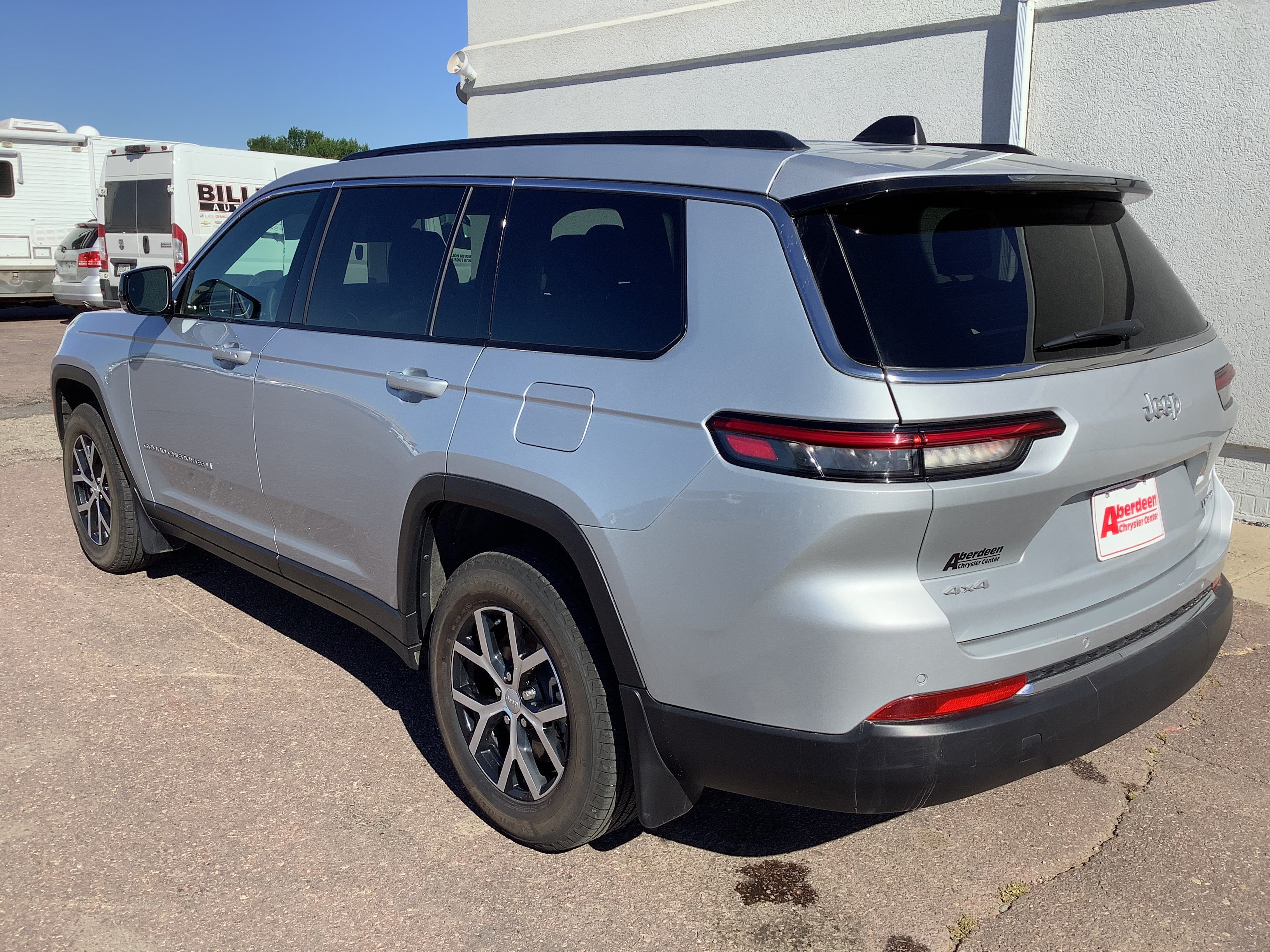 Used 2025 Silver Jeep Limited image 7