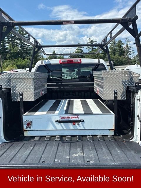 Used 2024 White Chevrolet Z71 image 7