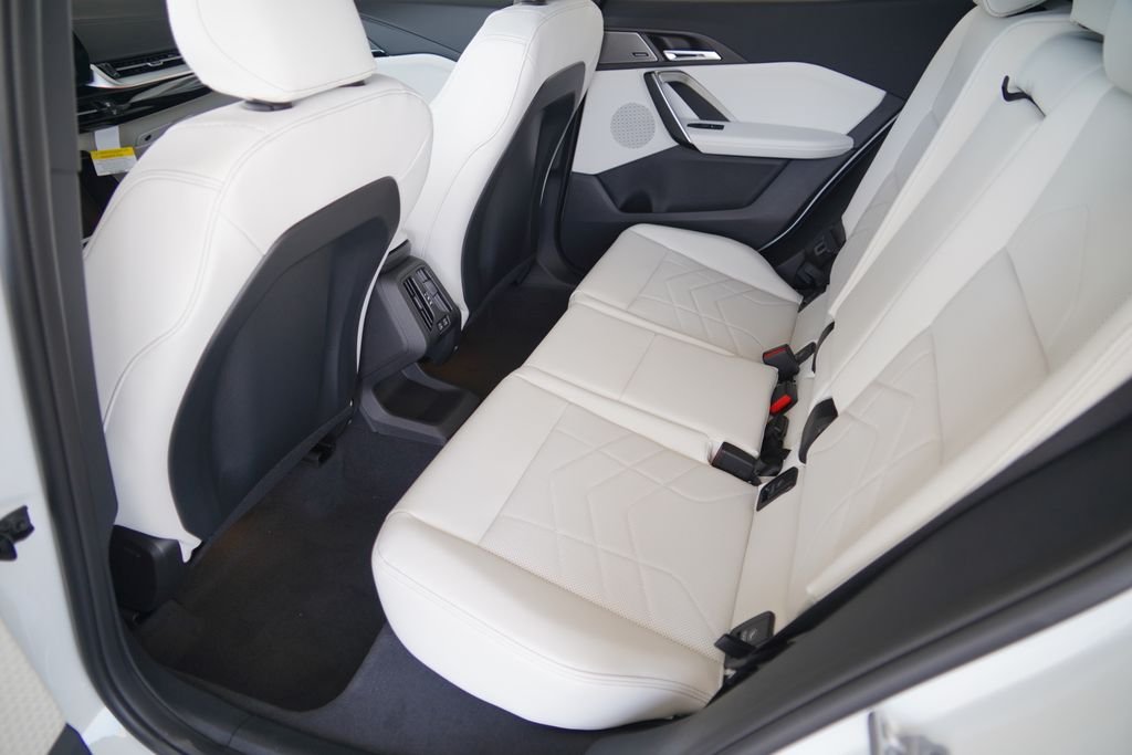 New 2026 Alpine White BMW xDrive28i image 19