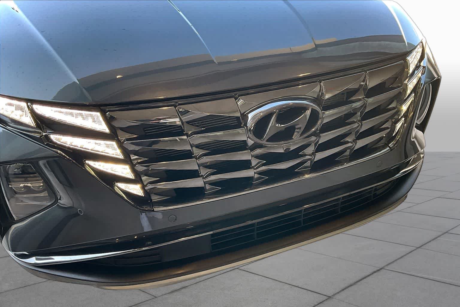 Used 2023 Phantom Black Hyundai Limited image 29