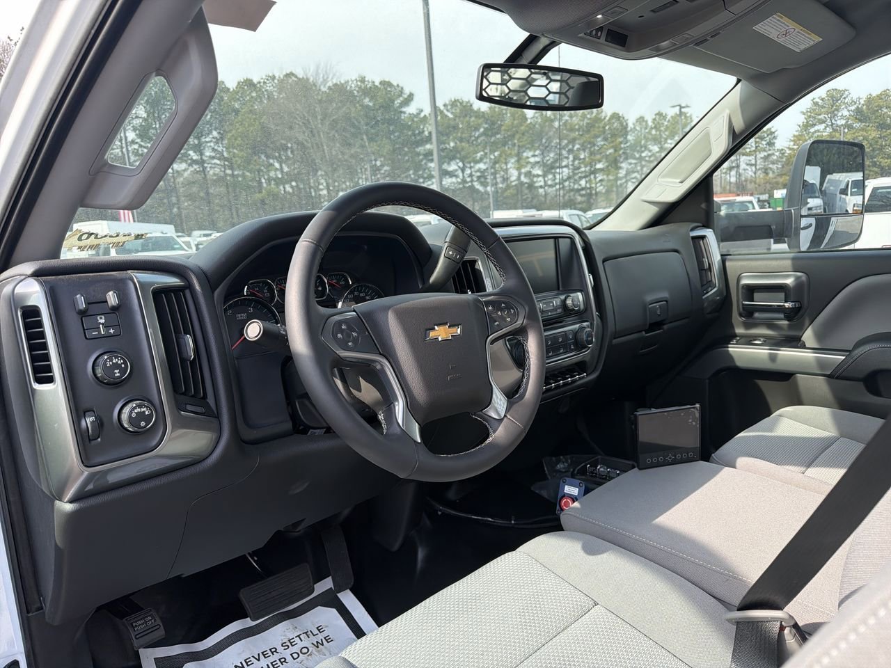 2024 Chevrolet Silverado 4500 HD Chassis Cab Work Truck - Photo 10
