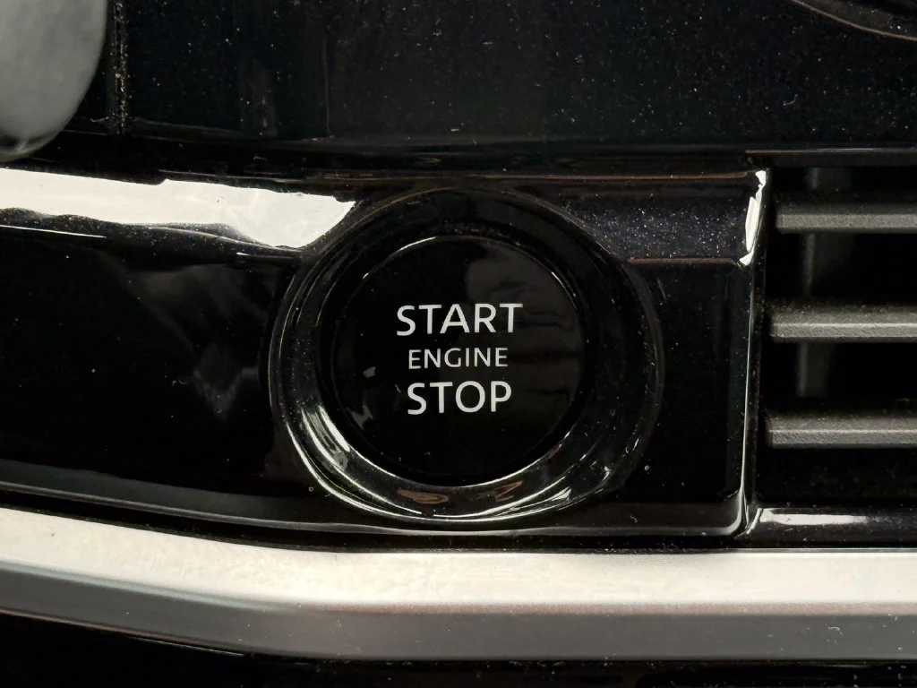 Used 2025 White Nissan SV image 27