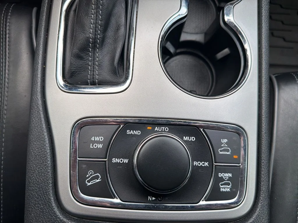Used 2020 Black Jeep Overland image 45