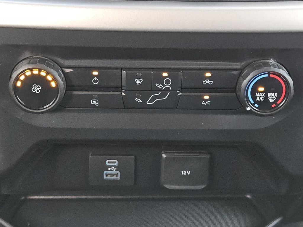 Used 2021 White Ford XL image 26