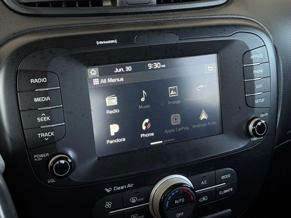 Used 2019 Silver Kia Plus image 28
