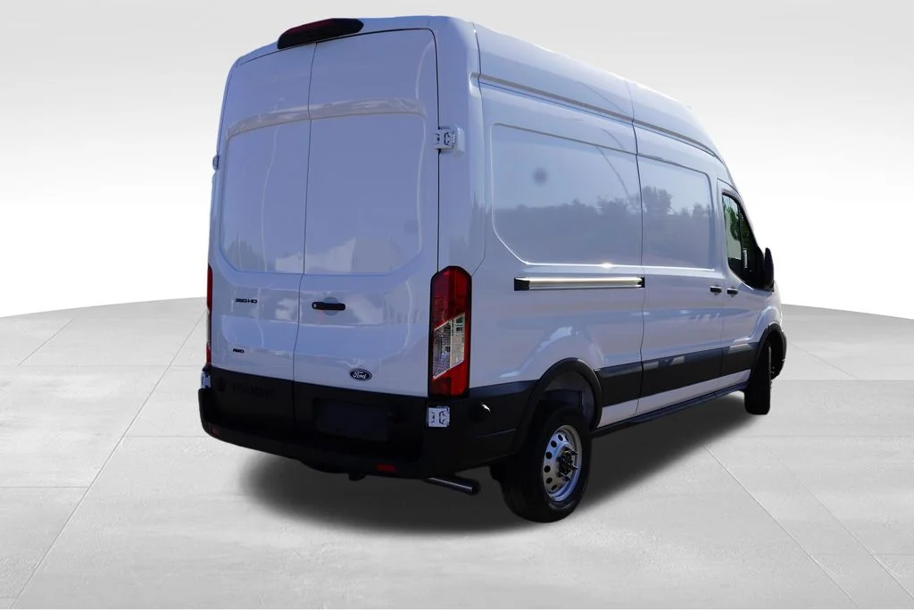 New 2027 White Ford Base image 3