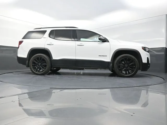 Used 2023 White GMC SLT image 37