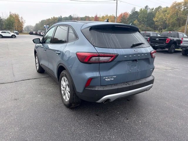 Used 2025 Vapor Blue Ford Active image 8