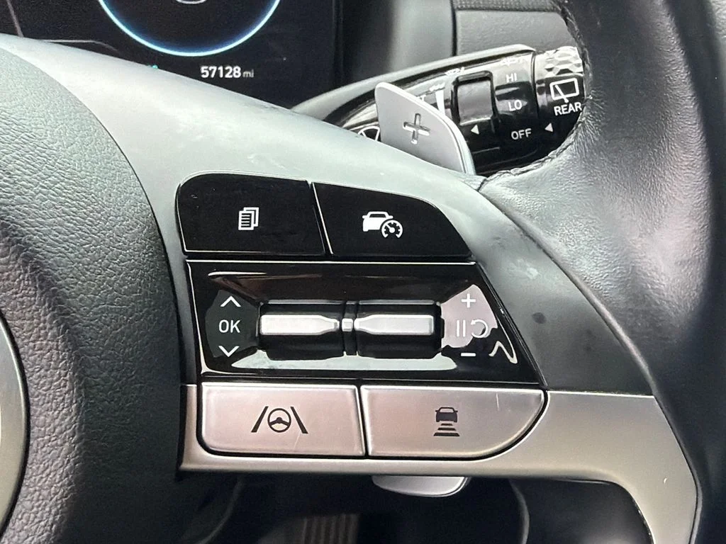 Used 2023 White Hyundai SEL Convenience image 26