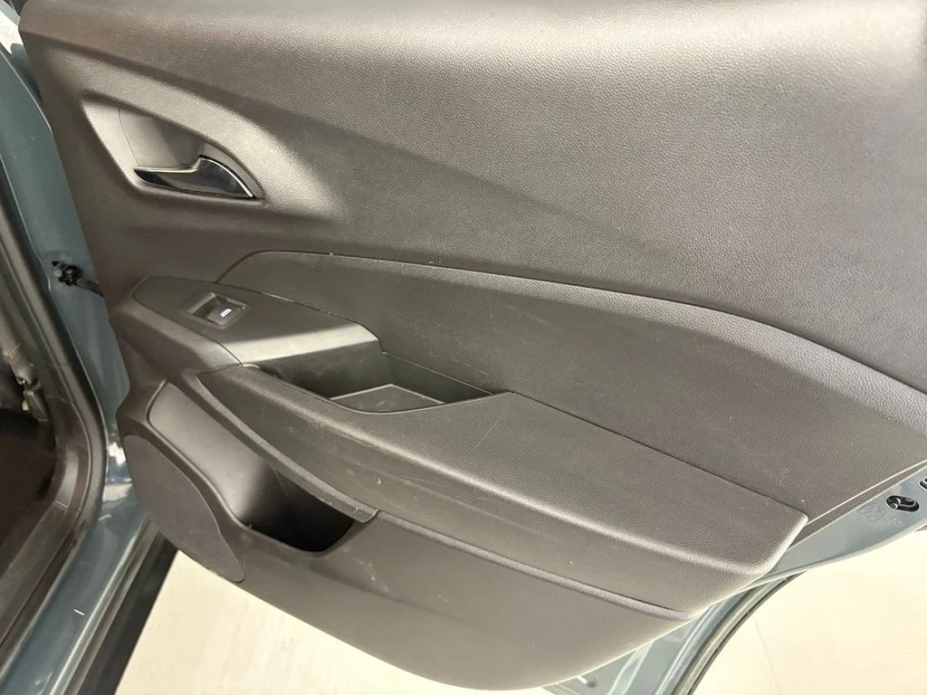 Used 2025 Gray Chevrolet LT image 37