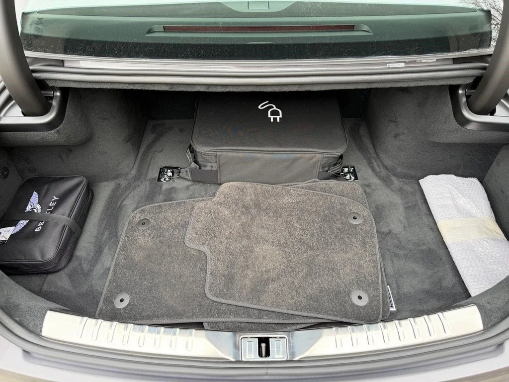 New 2026 Silver Bentley  image 41