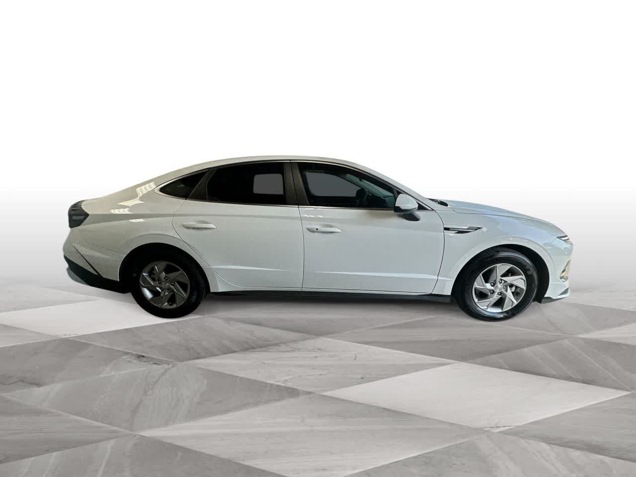 2025 Hyundai Sonata SE - Photo 9