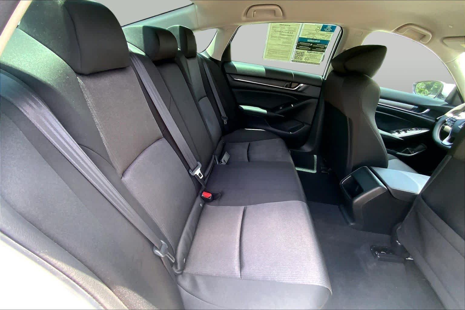 Used 2022 Platinum White Pearl Honda LX image 19
