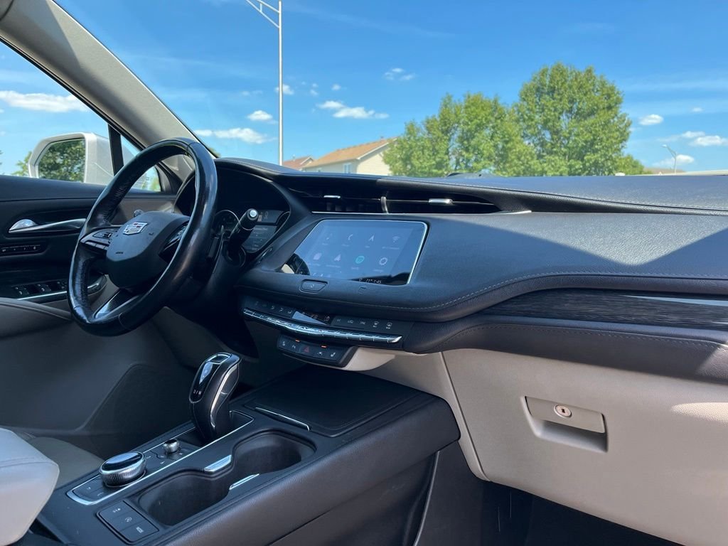 Used 2019 Silver Cadillac Premium Luxury image 28