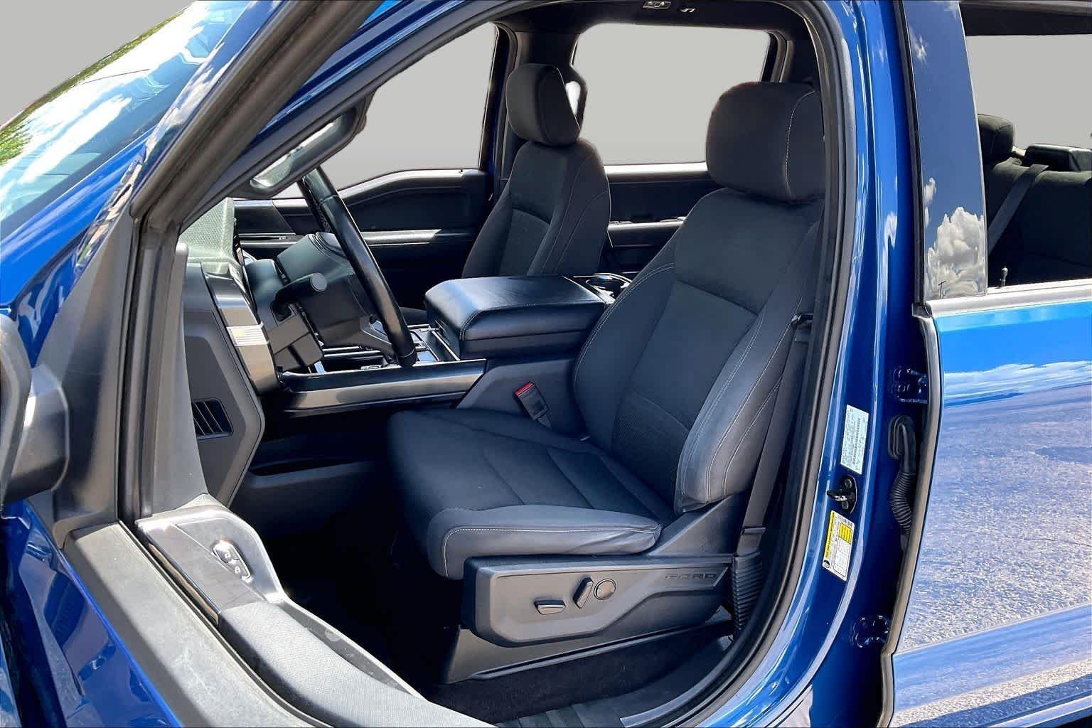 Used 2023 Atlas Blue Metallic Ford XLT image 8