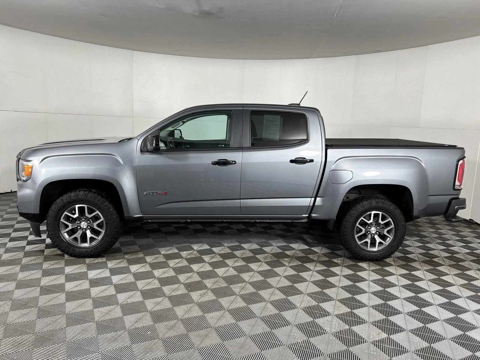 Used 2021 Satin Steel Metallic GMC 4WD AT4 w/Cloth image 5