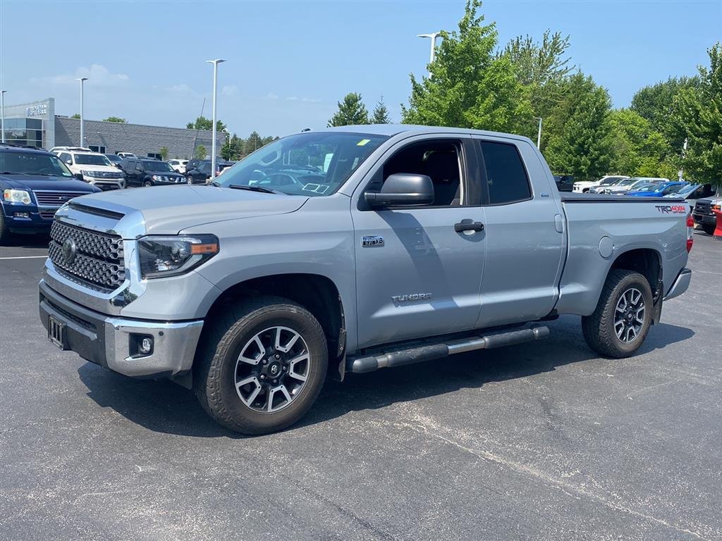 Used 2019 Cement Toyota SR5 image 6