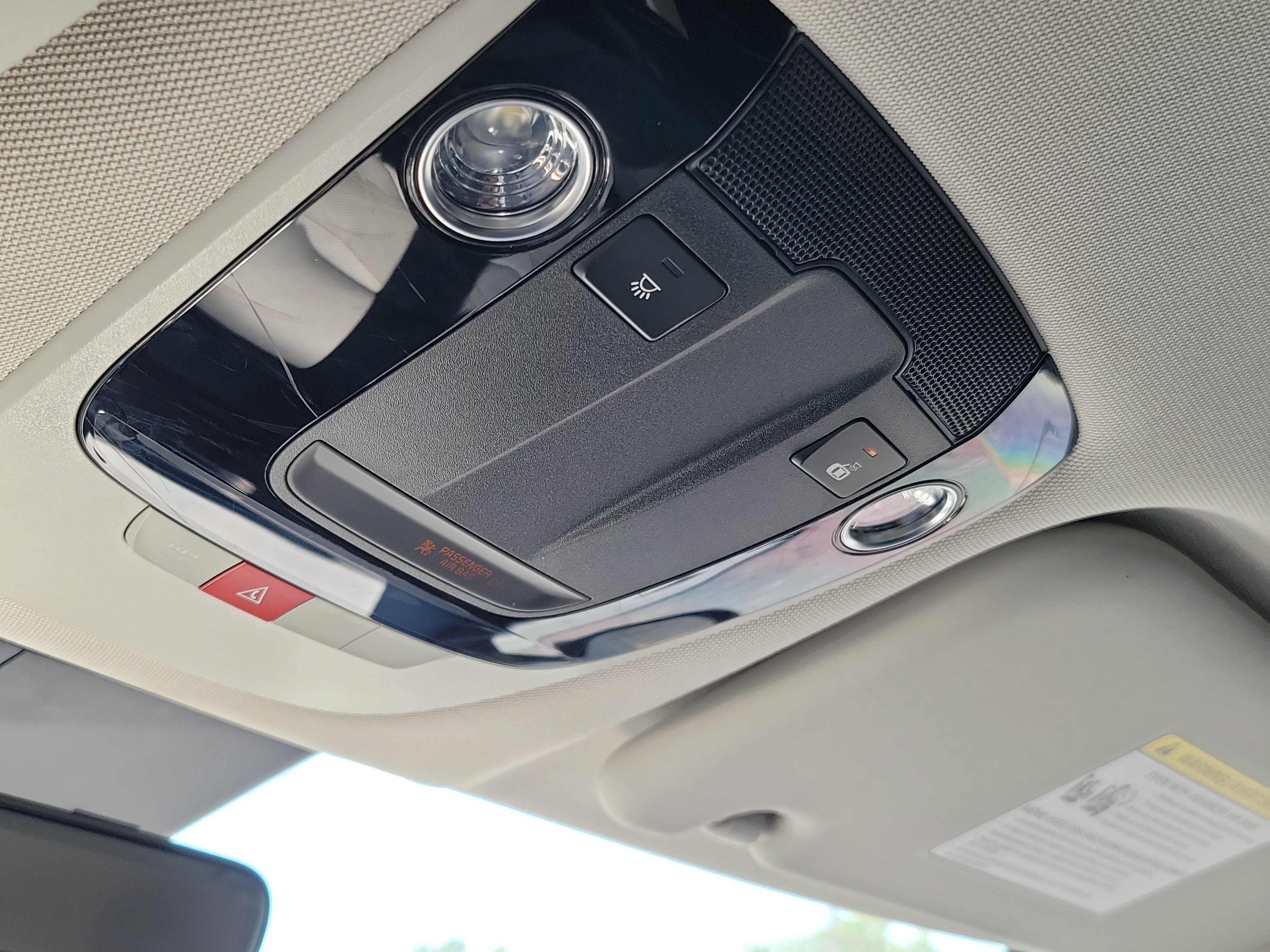 Used 2023 Steel Gray Kia Wind image 30