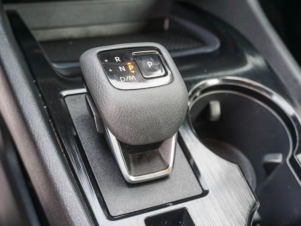 Used 2024 White Nissan S image 23