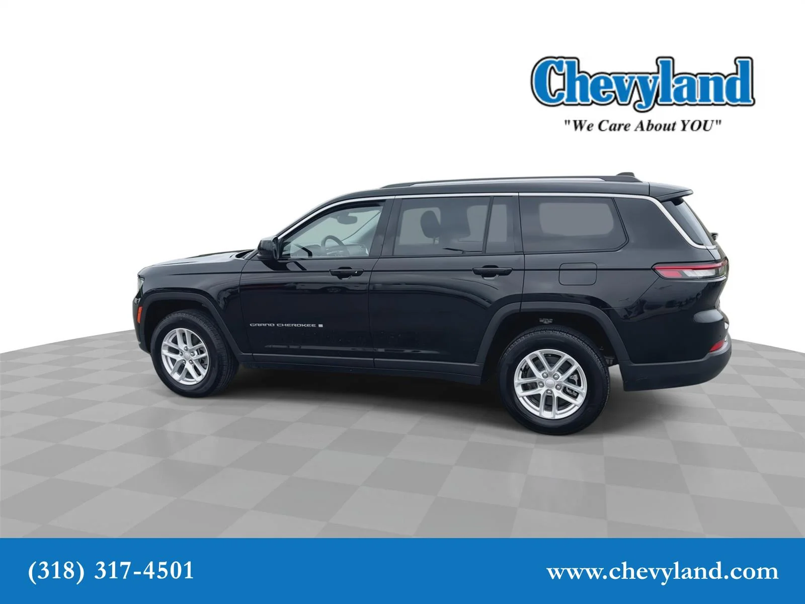 Used 2023 Diamond Black Crystal Pearlcoat Jeep Laredo image 6