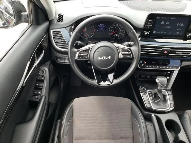 Used 2023 Black Kia S image 15