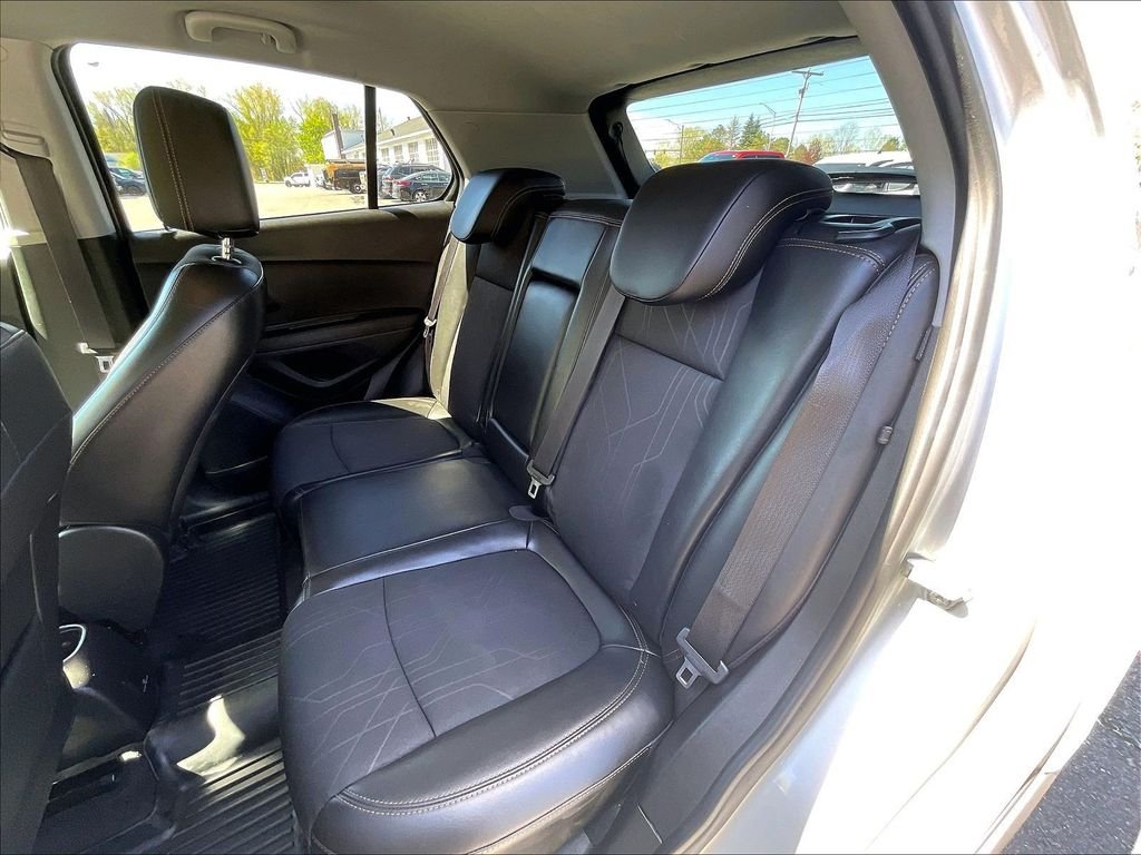 Used 2018 Silver Chevrolet LT image 25