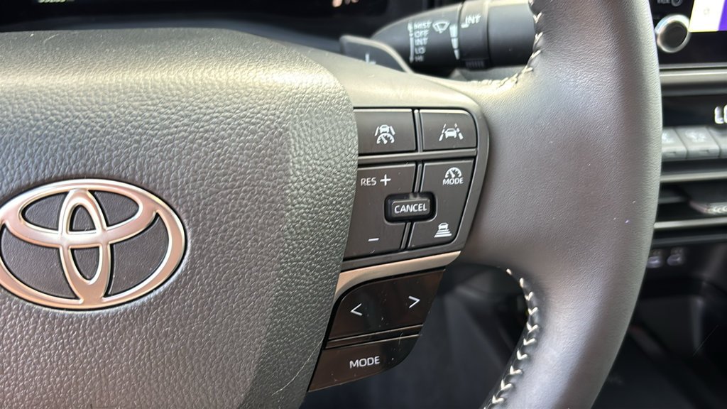 Used 2025 Ice Toyota SE image 17