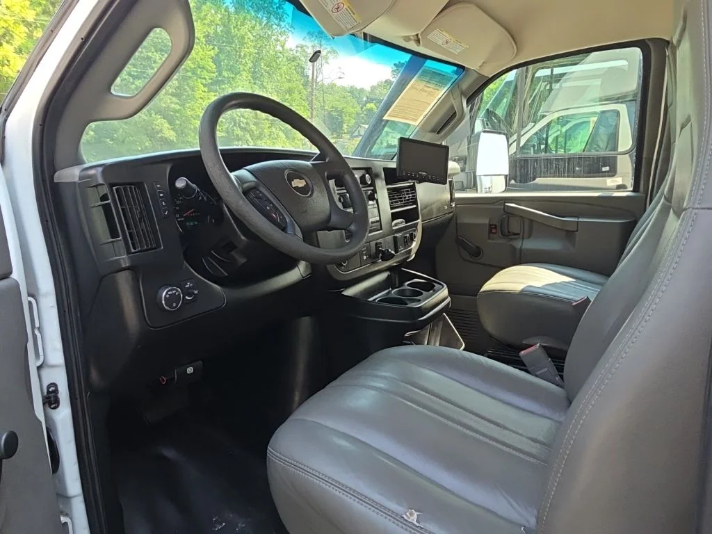 Used 2017 White Chevrolet Work Van image 3