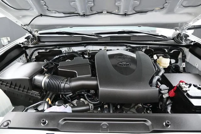 Used 2023 White Toyota SR image 27