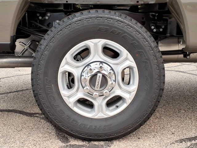New 2026 Marsh Gray Ford XLT image 29