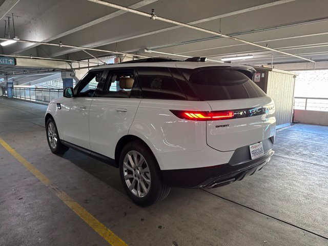 Used 2025 White Land Rover SE image 4