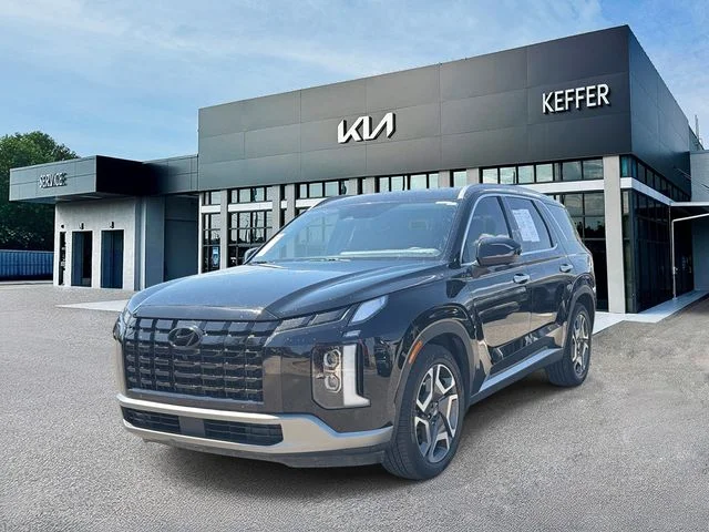 Used 2023 Black Hyundai SEL image 4