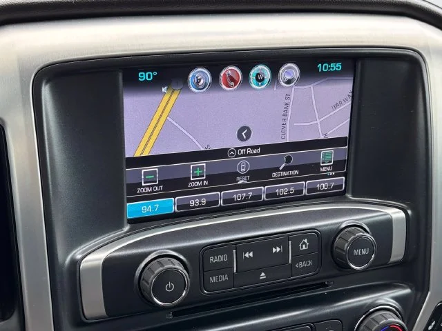 Used 2018 Silver GMC SLT image 16
