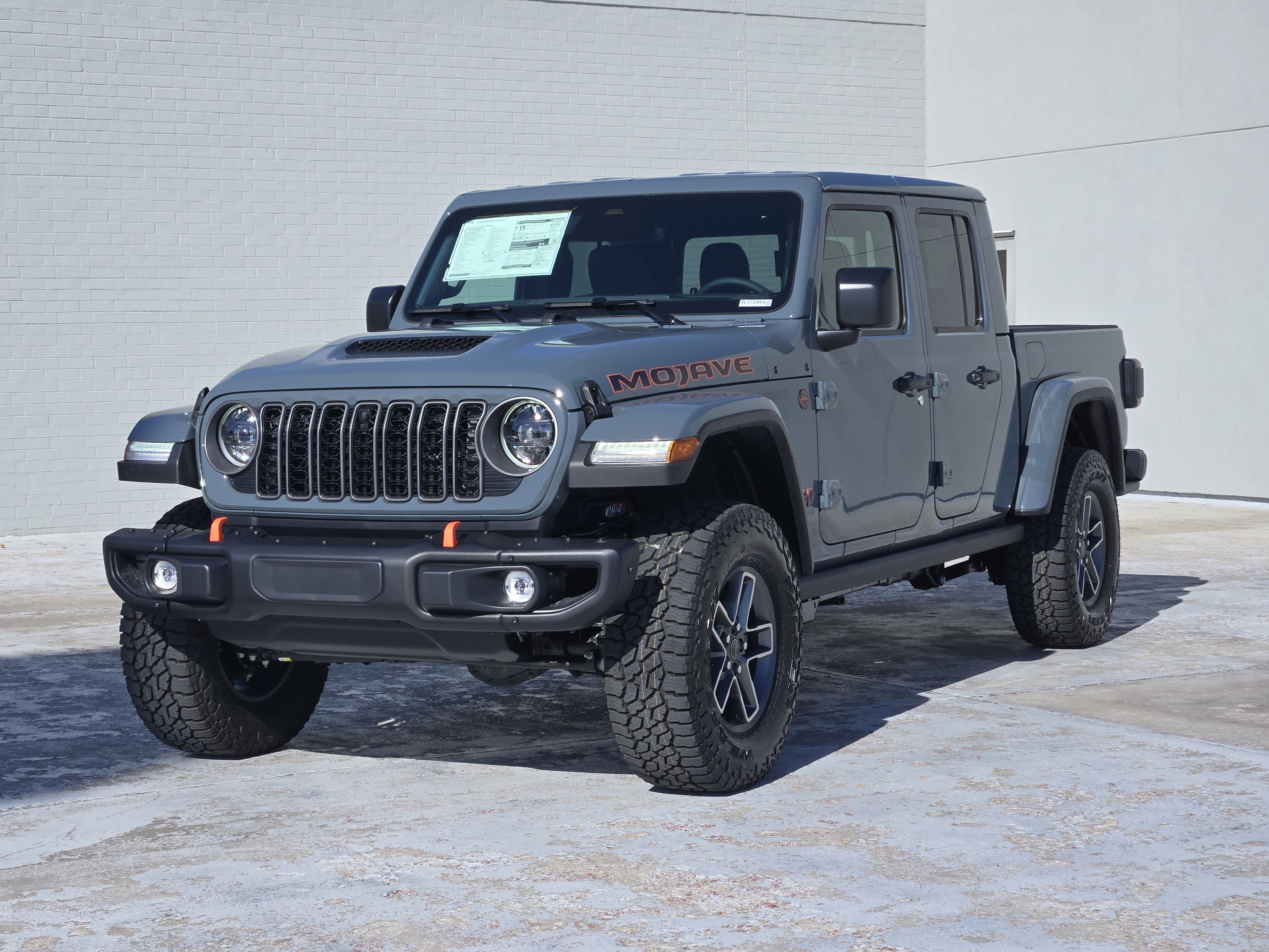 New 2026 Anvil Clear-Coat Exterior Paint Jeep Mojave X image 2