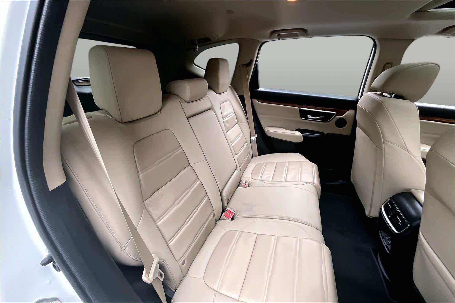 Used 2018 White Diamond Pearl Honda Touring image 21