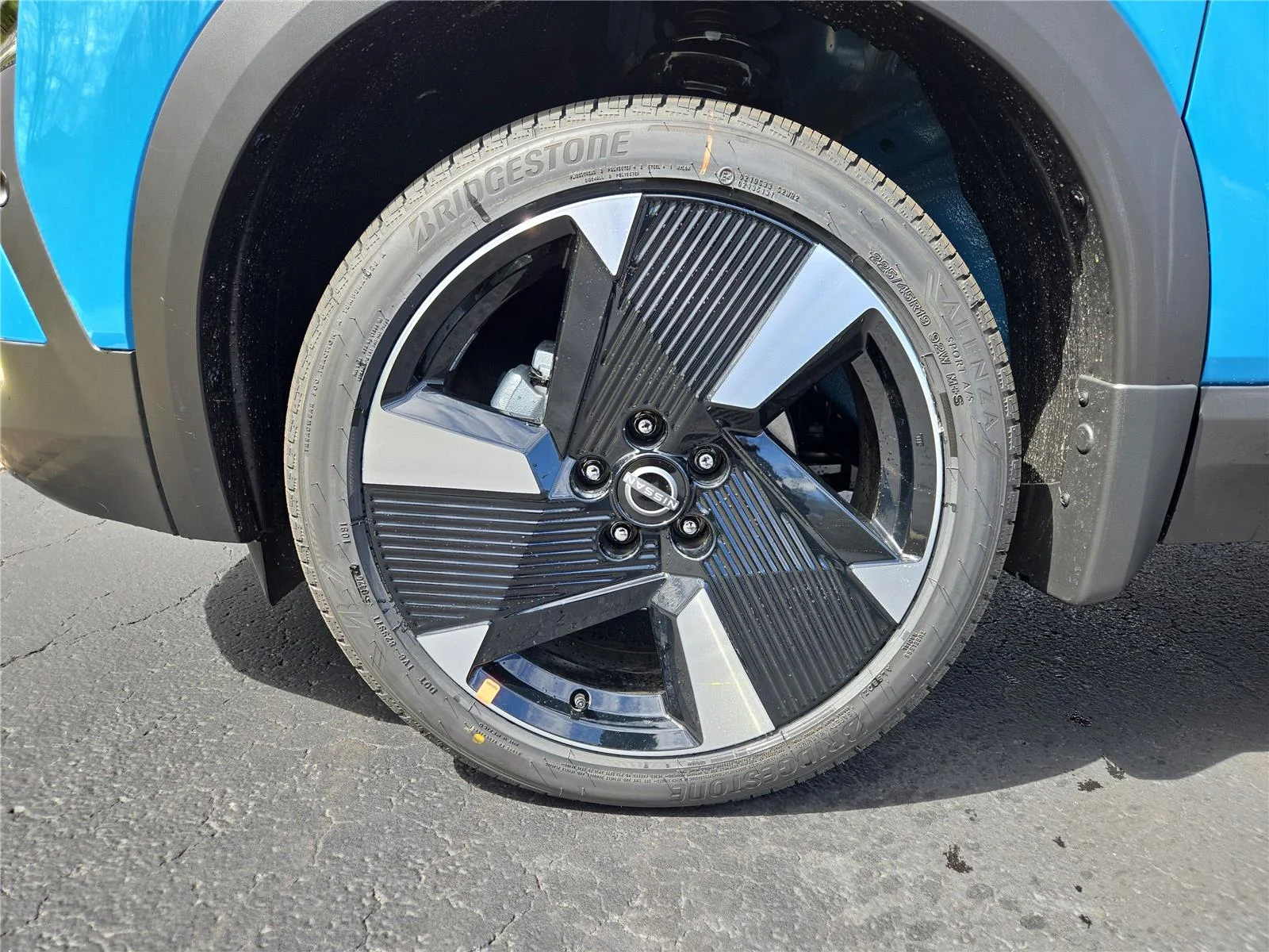 New 2026 Arctic Ice Blue Metallic/Super Black Nissan SR image 9