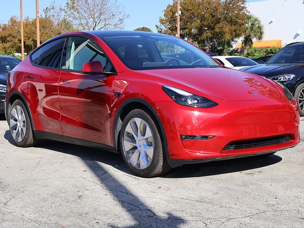 Used 2022 Tesla Model Y Long Range with VIN 7SAYGAEE4NF541833 for sale in Miami, FL
