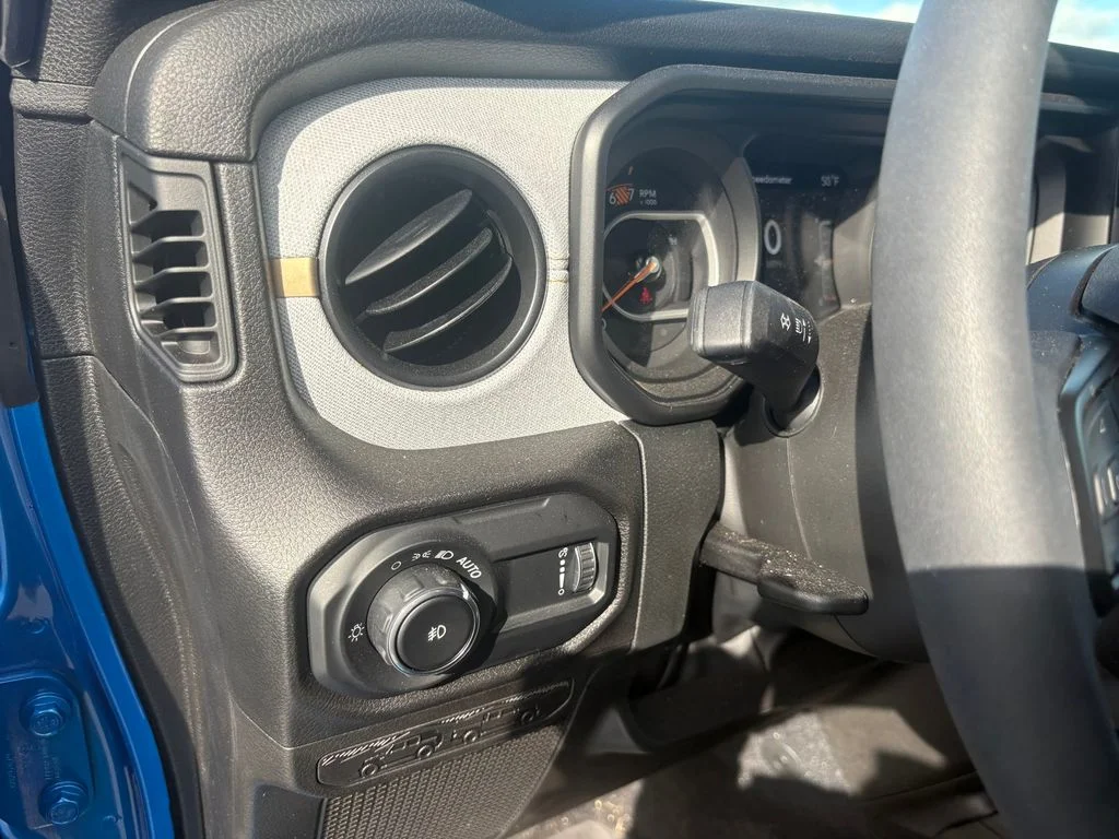 2025 Jeep Wrangler 4-Door Willys - Photo 17