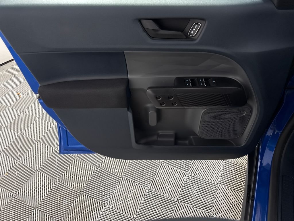 Used 2025 Blue Ford XL image 9
